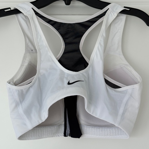Nike front zip padded sports bra - Picture 5 of 12
